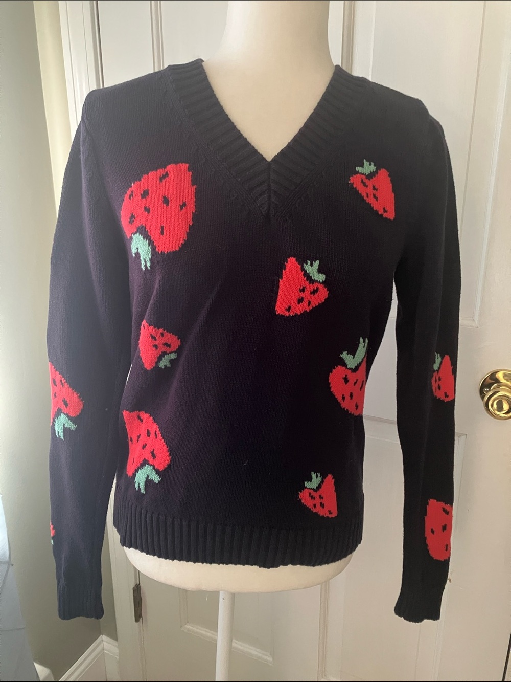 Strawberry print v neck thick cotton navy red sweater LOFT so cute! XS EUC